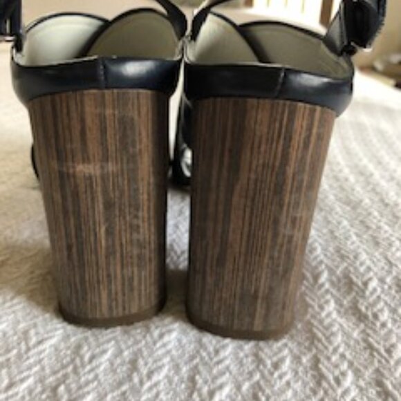 Vince navy leather sandals - size 8.5 - Picture 7 of 10